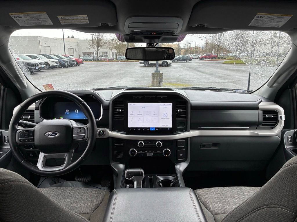 Used 2022 Ford F150 Lightning XLT image 15