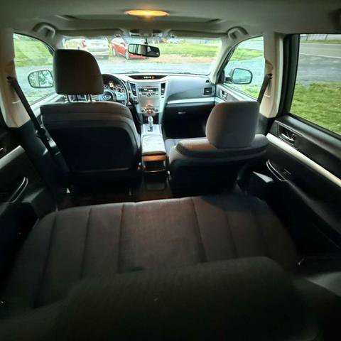 Used 2011 Subaru Outback 2.5i Premium AWD/4WD image 14