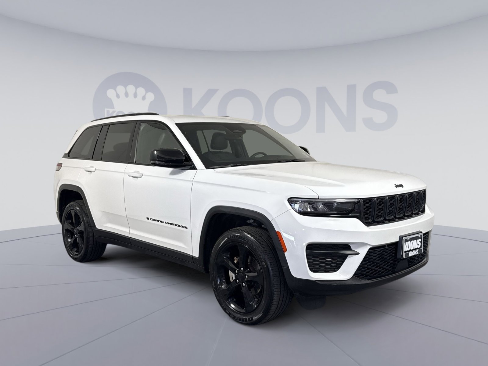 Used 2023 Jeep Grand Cherokee Altitude image 10