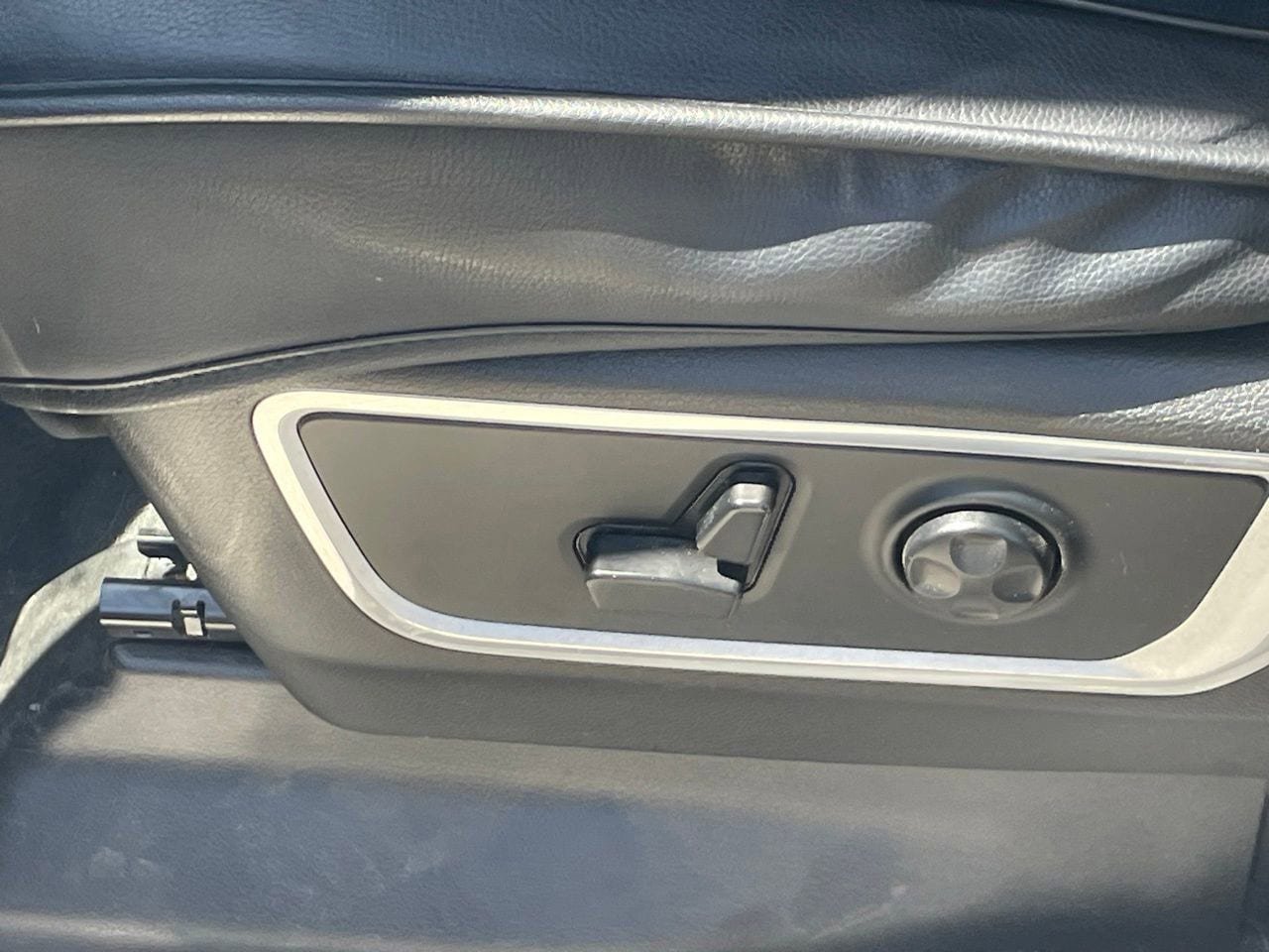 Used 2021 RAM 1500 Laramie w/ Sport Appearance Package image 5