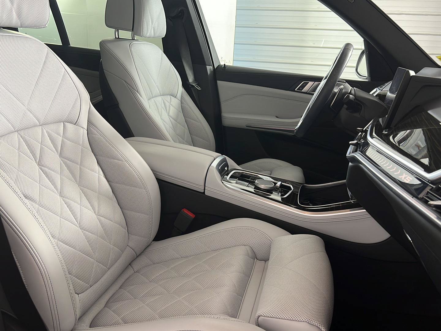 Used 2024 BMW X5 xDrive40i AWD/4WD image 38