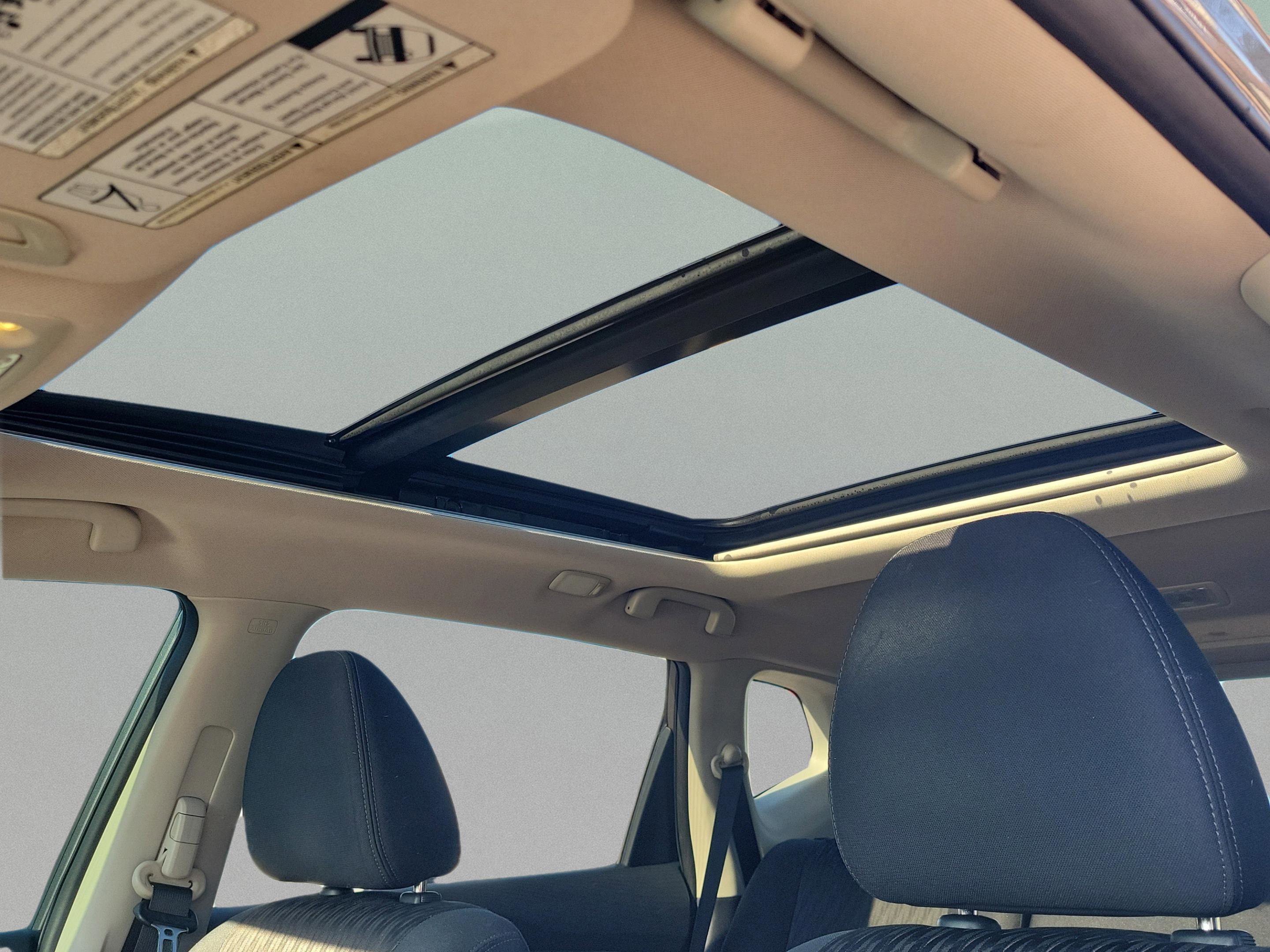 Certified 2017 Nissan Rogue SV image 35