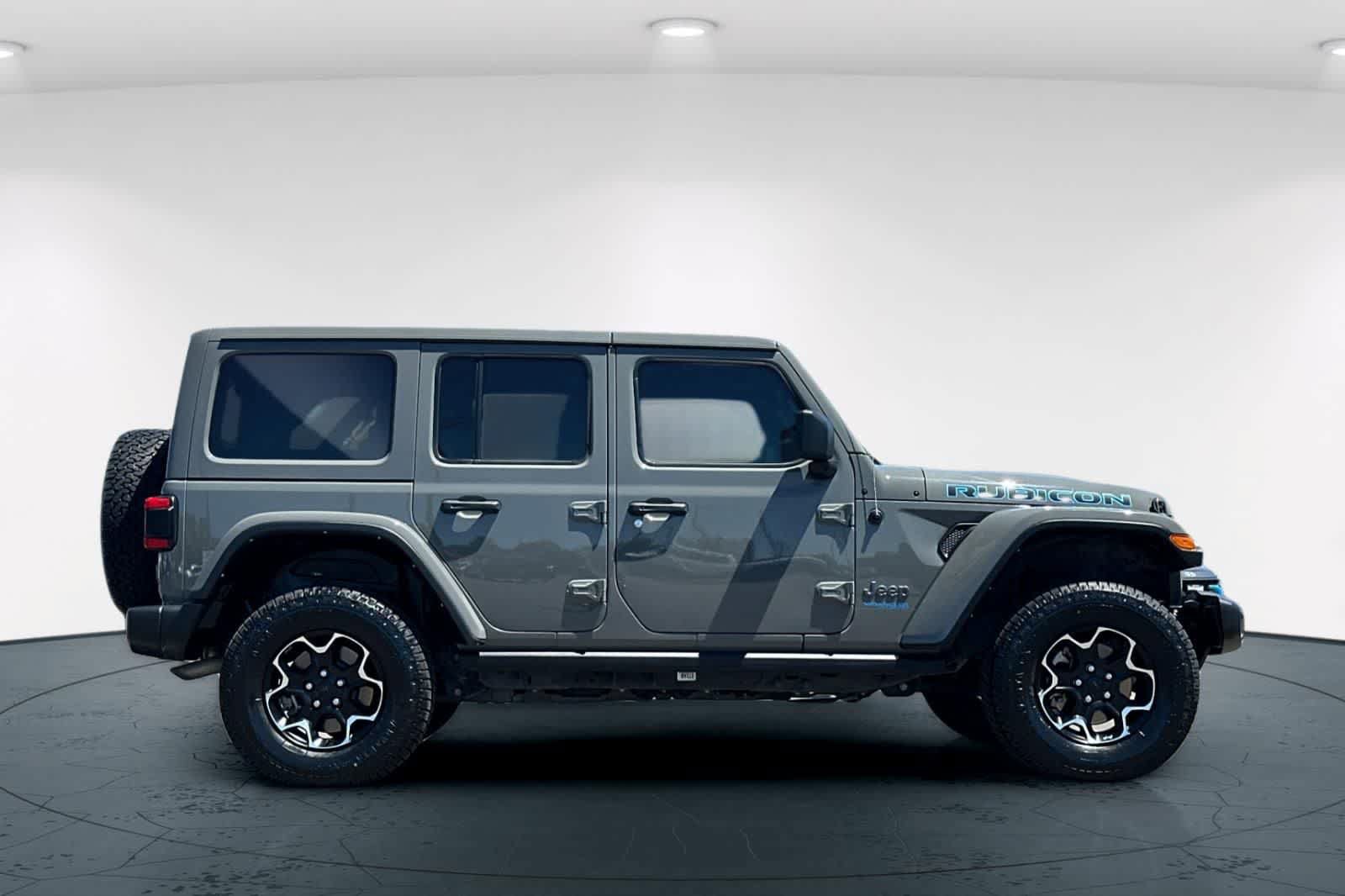 Used 2021 Jeep Wrangler Unlimited Rubicon 4xe w/ Cold Weather Group AWD/4WD image 6