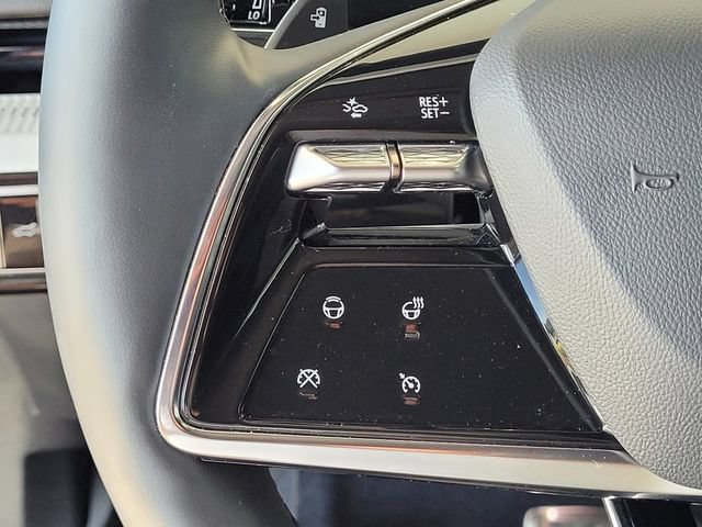 Certified 2025 Cadillac Optiq Sport 2 w/ LPO, Floor Liner Package AWD/4WD image 24