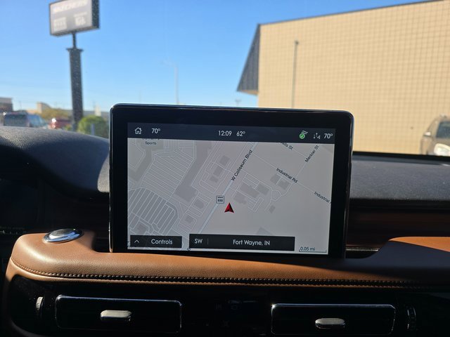 Used 2023 Lincoln Aviator Reserve w/ Equipment Group 201A image 17