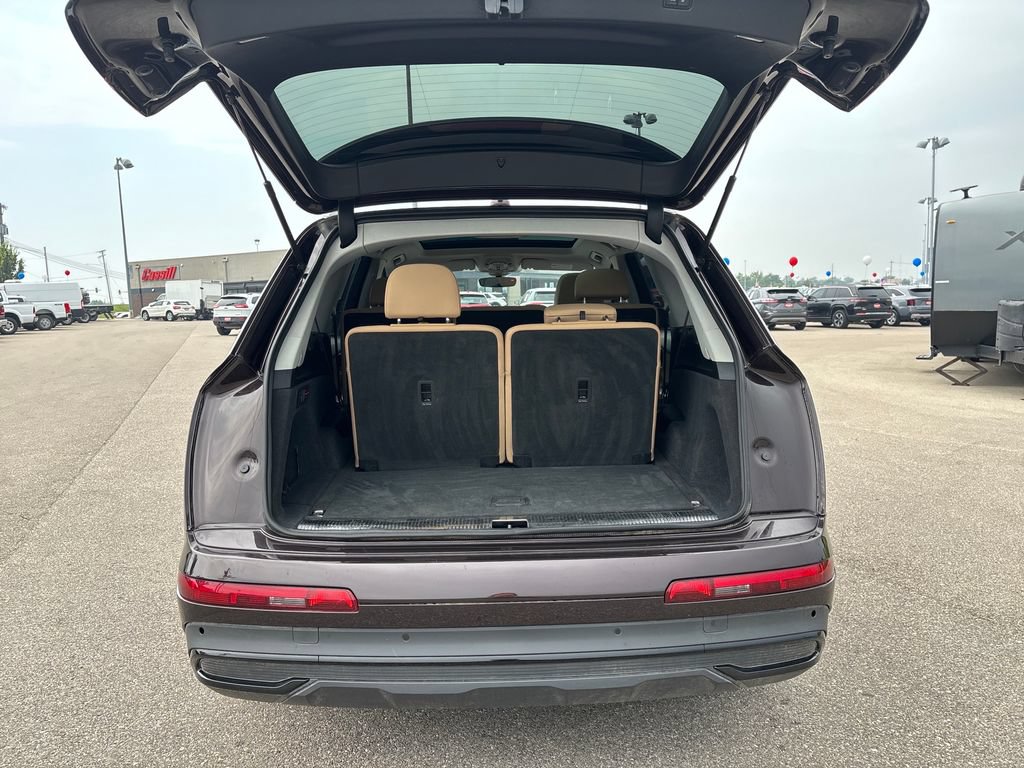 Used 2021 Audi Q7 3.0T Prestige w/ Prestige Package AWD/4WD image 28