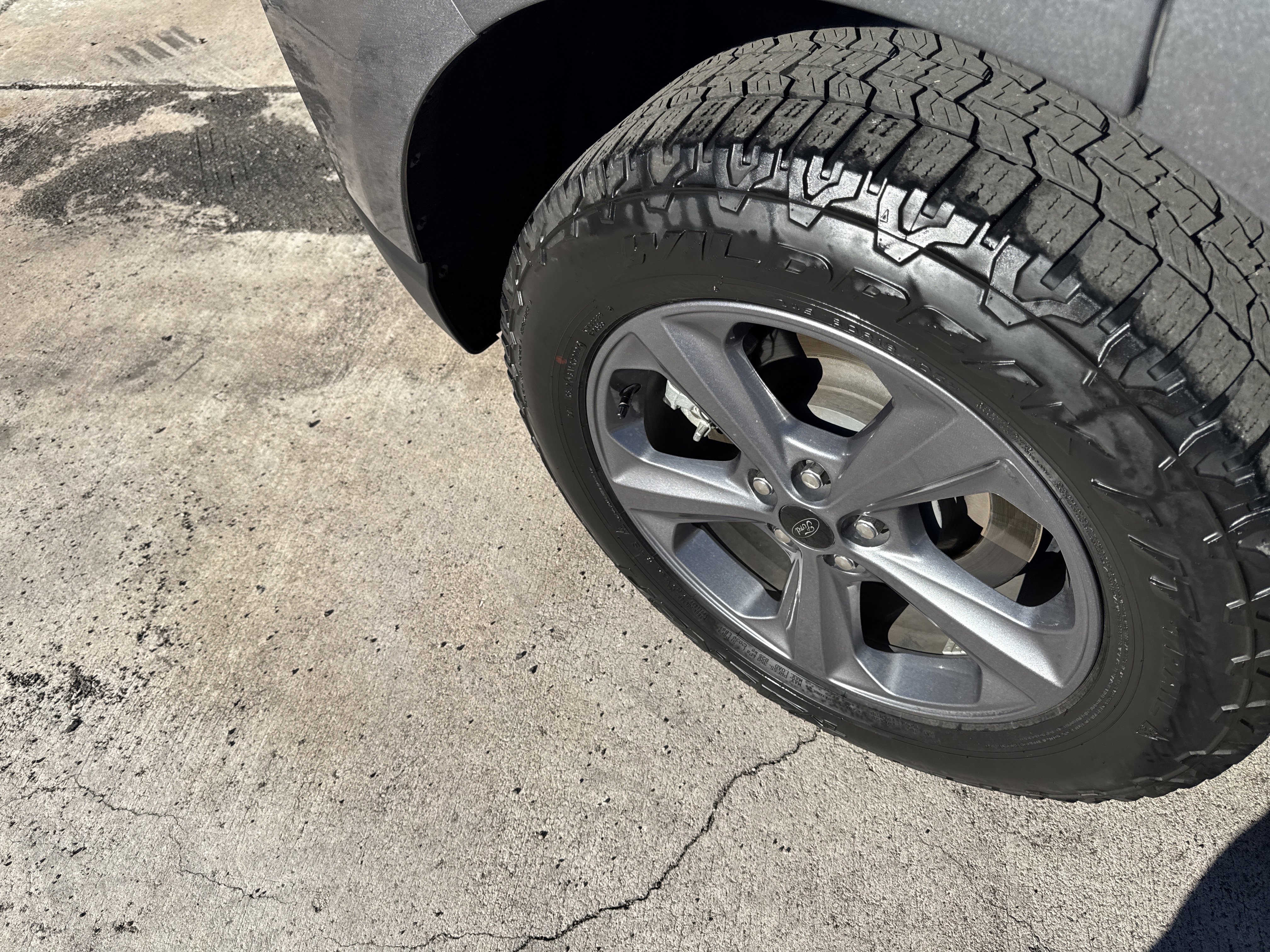 Used 2023 Ford Edge SEL w/ Sport Appearance Package image 9