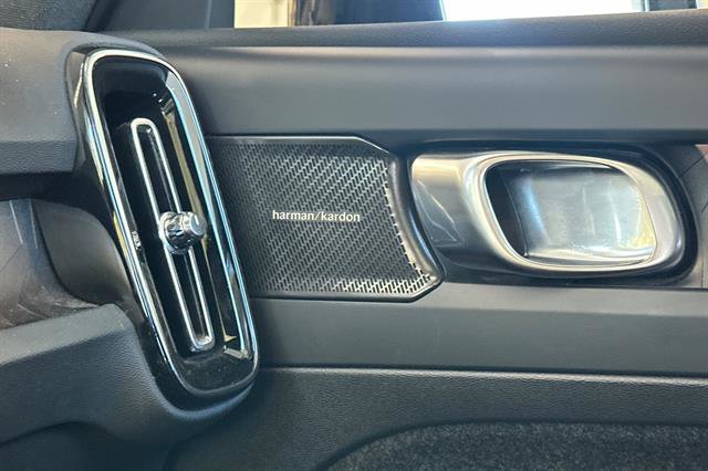 Certified 2024 Volvo XC40 Recharge Ultimate w/ Protection Package Premier image 20