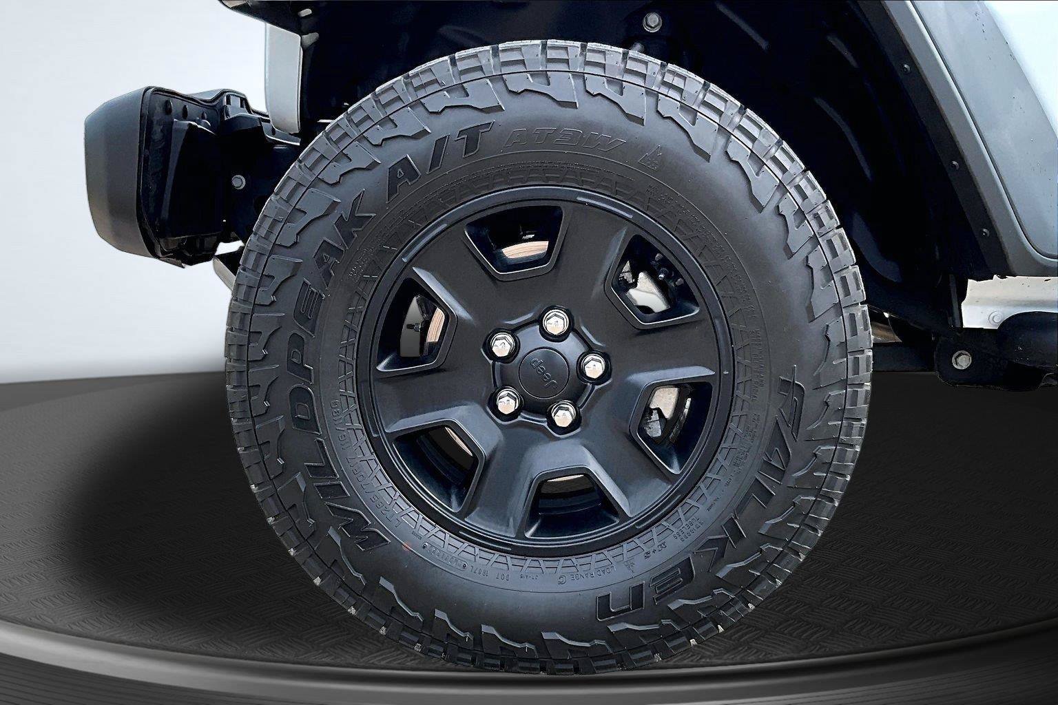 Used 2021 Jeep Gladiator Mojave w/ LED Lighting Group AWD/4WD image 11