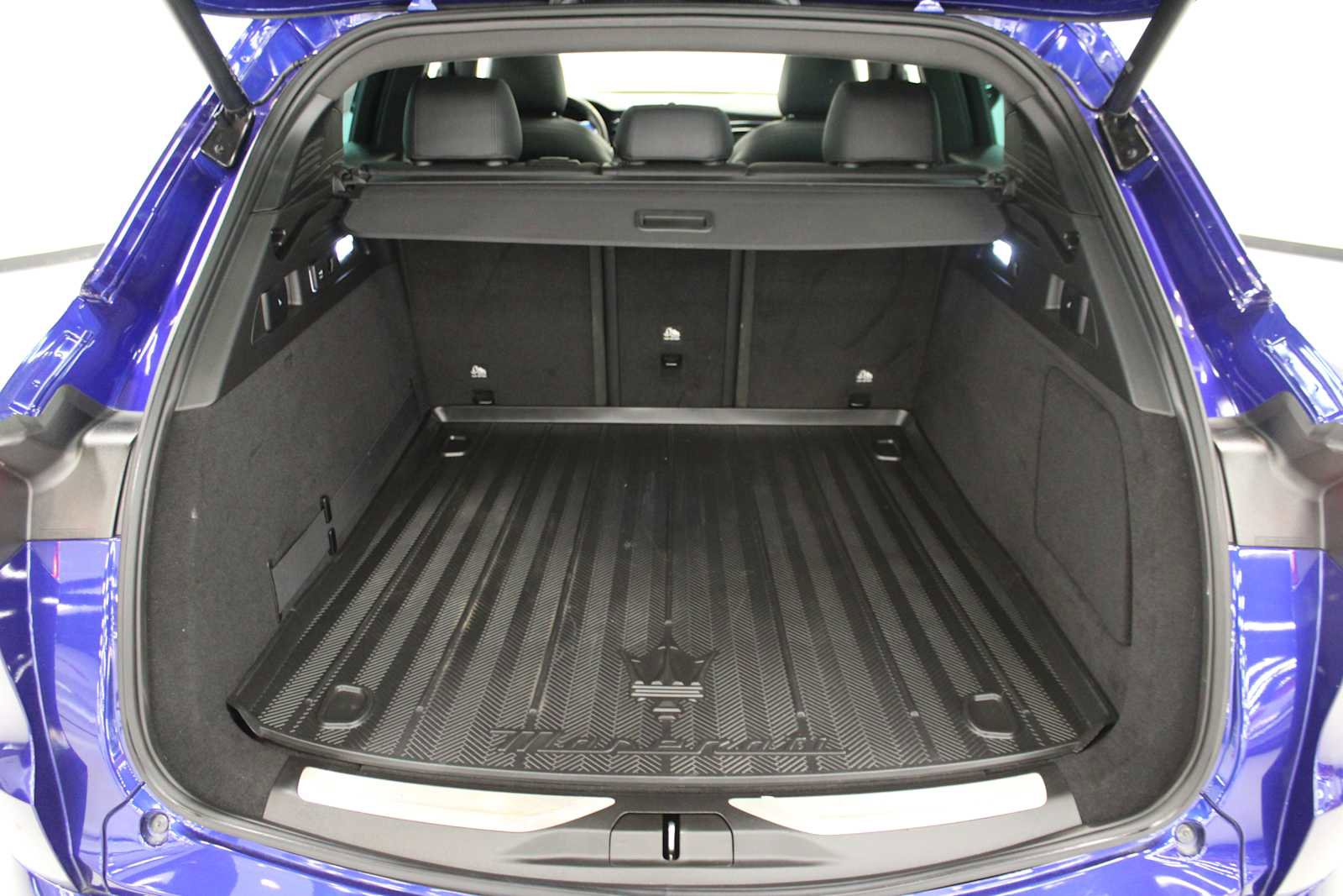 Used 2023 Maserati Grecale GT image 12