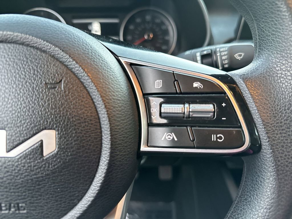 Used 2023 Kia Forte LXS image 31