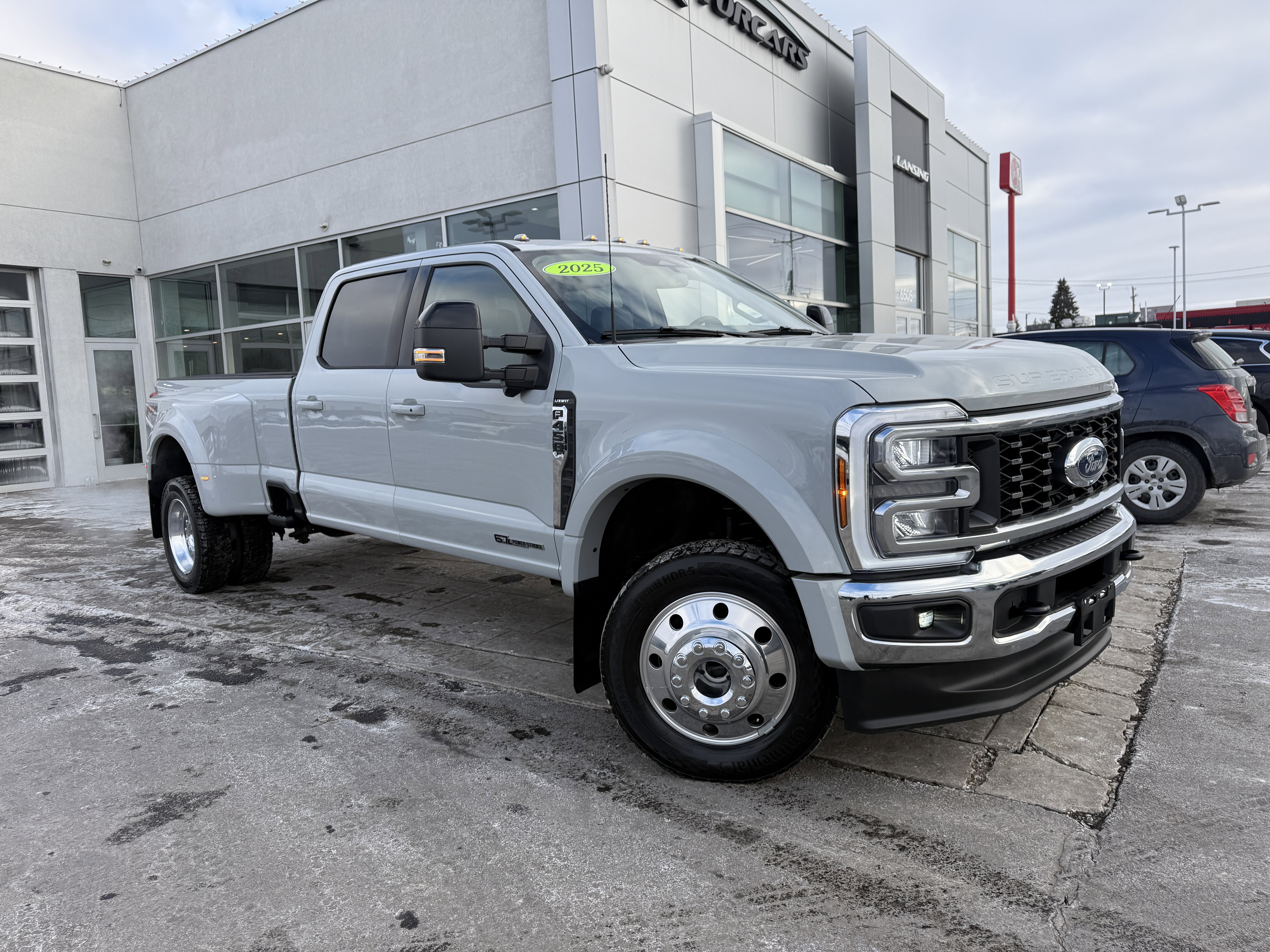 Used 2025 Ford F450 Lariat w/ FX4 Off-Road Package image 8