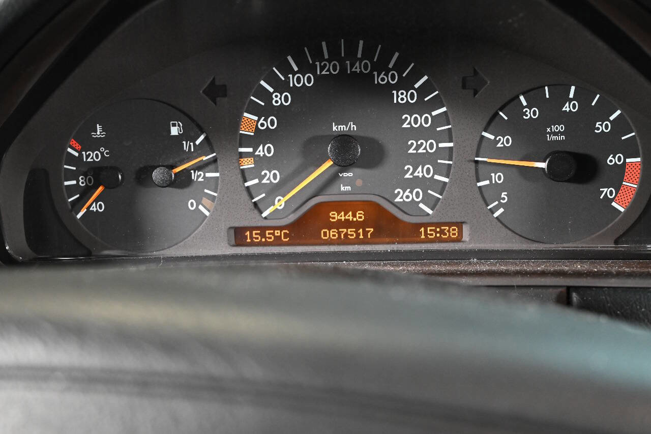 Used 1997 Mercedes-Benz E 420 image 24