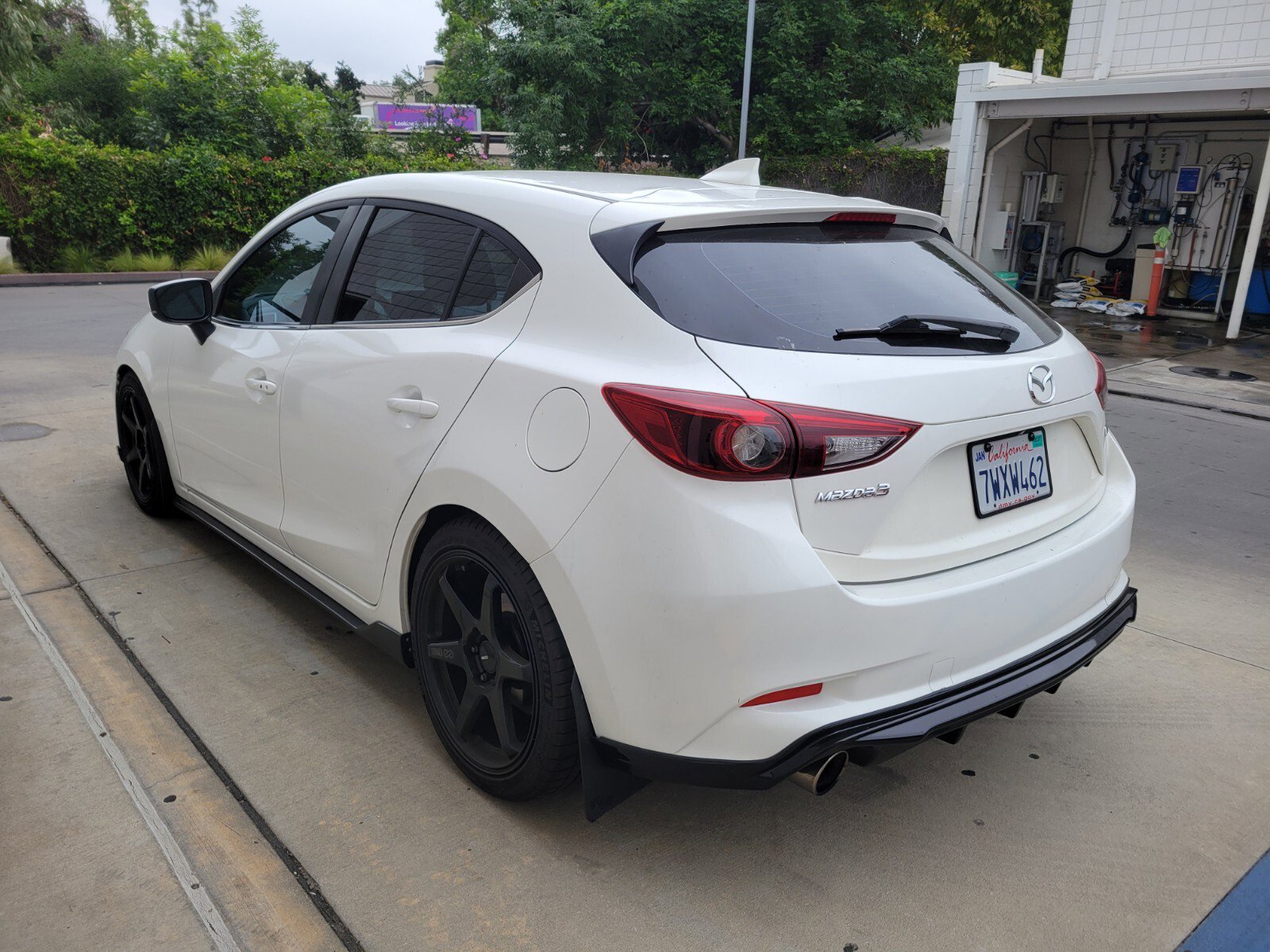 Used 2017 MAZDA MAZDA3 Grand Touring w/ Premium Equipment Package image 4
