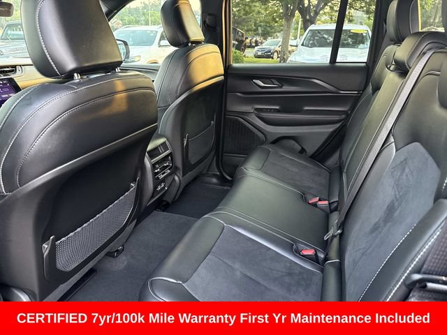Used 2025 Jeep Grand Cherokee Altitude AWD/4WD image 17