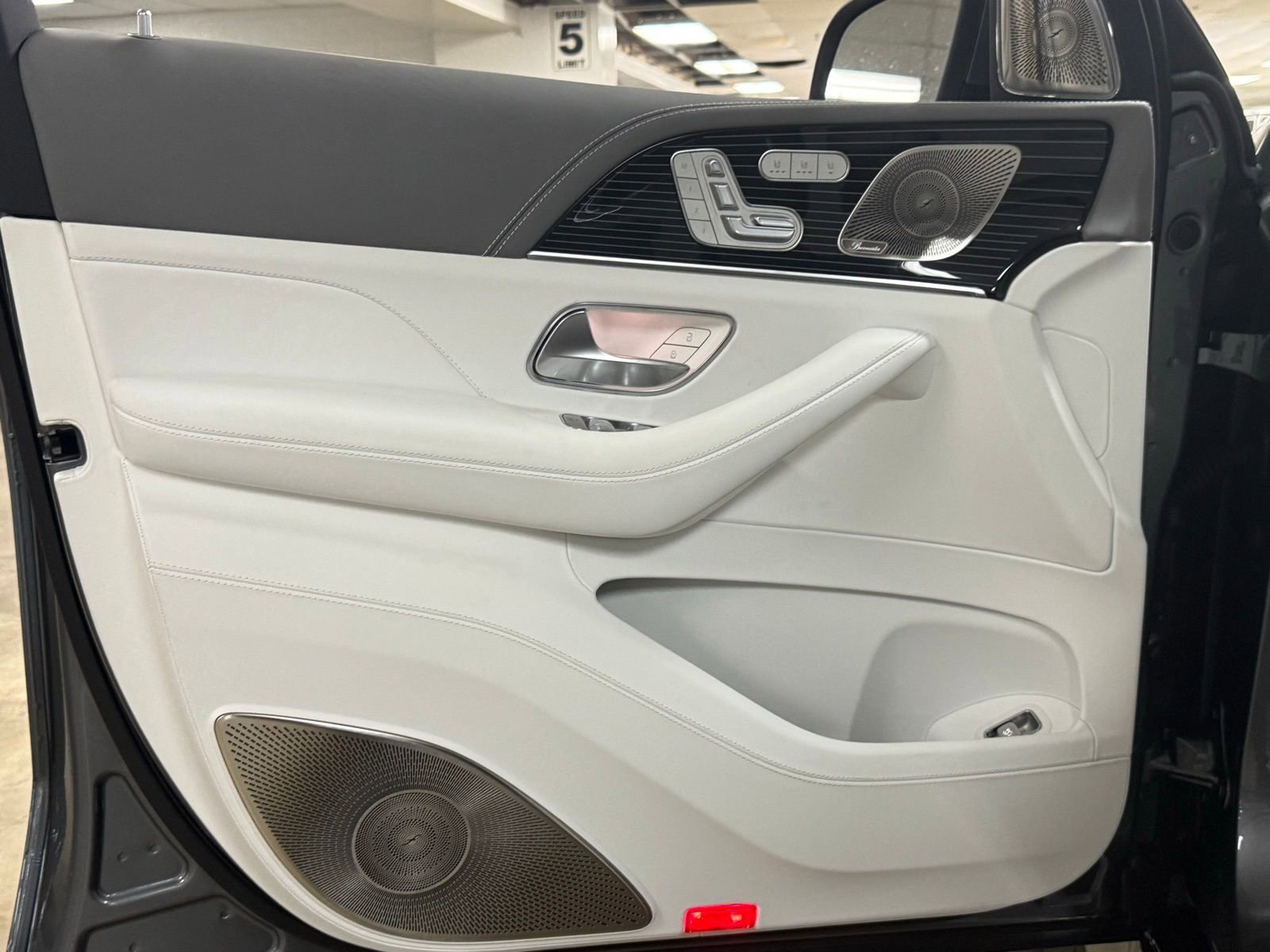 New 2026 Mercedes-Benz Maybach GLS 600 4MATIC image 16