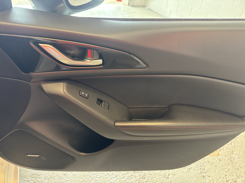 Used 2014 MAZDA MAZDA3 s Touring FWD image 21