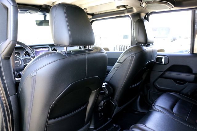 Used 2022 Jeep Wrangler Unlimited Sahara AWD/4WD image 22