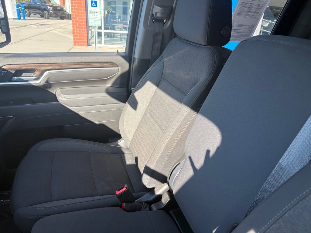 Used 2025 Chevrolet Silverado 2500 LT image 12