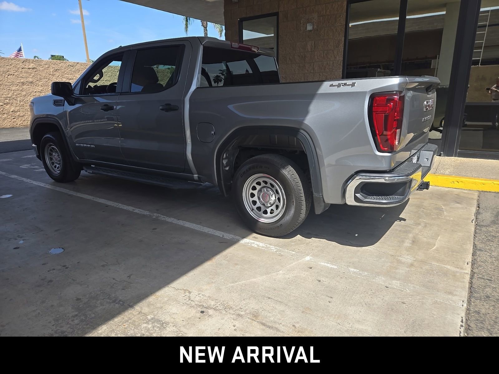 Certified 2024 GMC Sierra 1500 Pro w/ Pro Value Package AWD/4WD image 5
