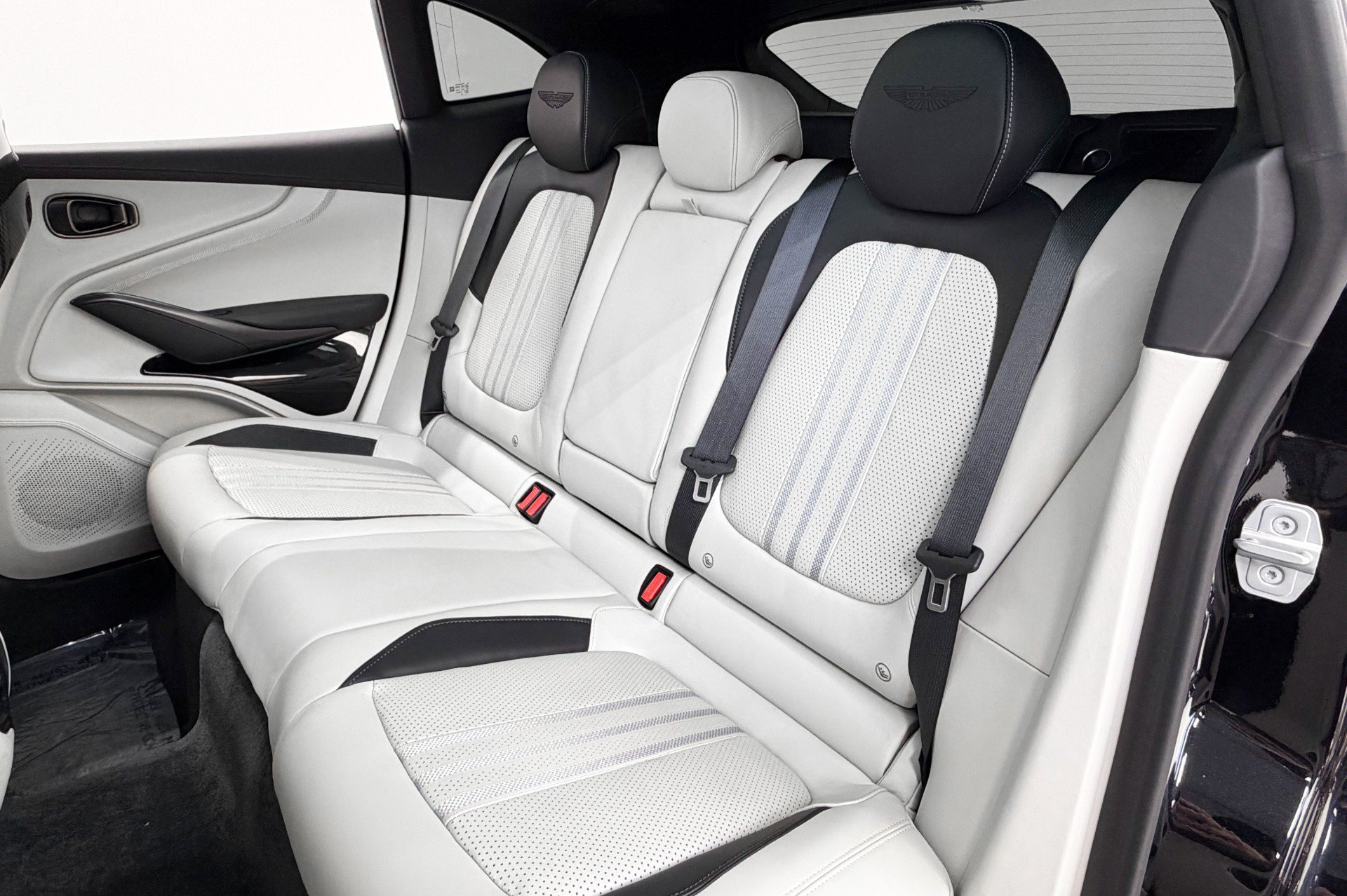 Used 2025 Aston Martin DBX 707 AWD/4WD image 16