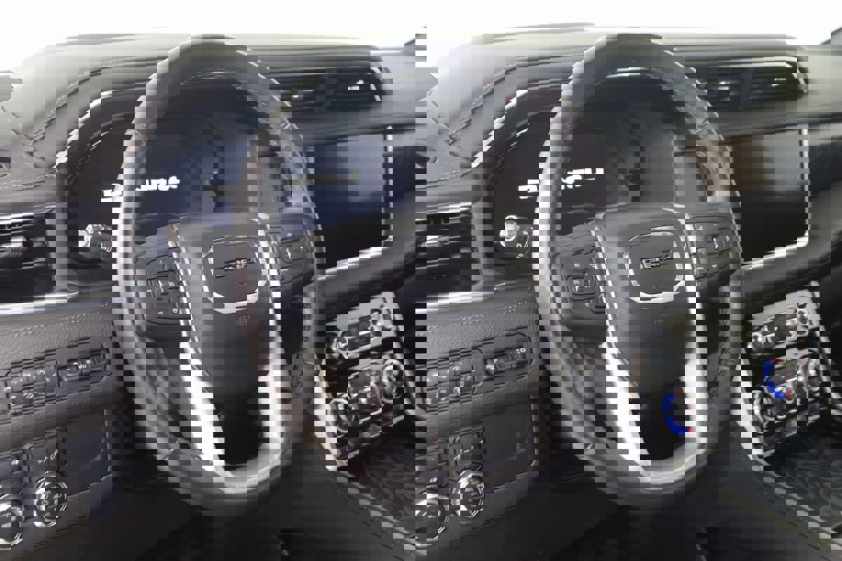 Used 2022 GMC Yukon Denali image 6