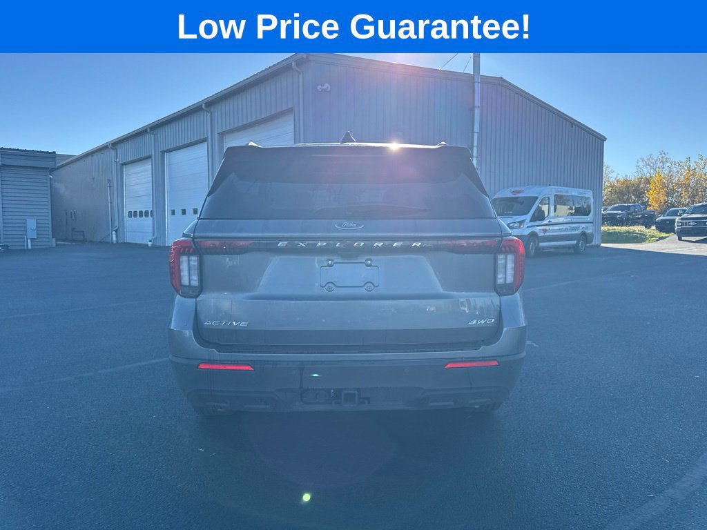Used 2026 Ford Explorer Active AWD/4WD image 6
