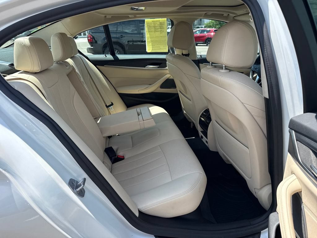 Used 2022 BMW 530e xDrive w/ Premium Package AWD/4WD image 27