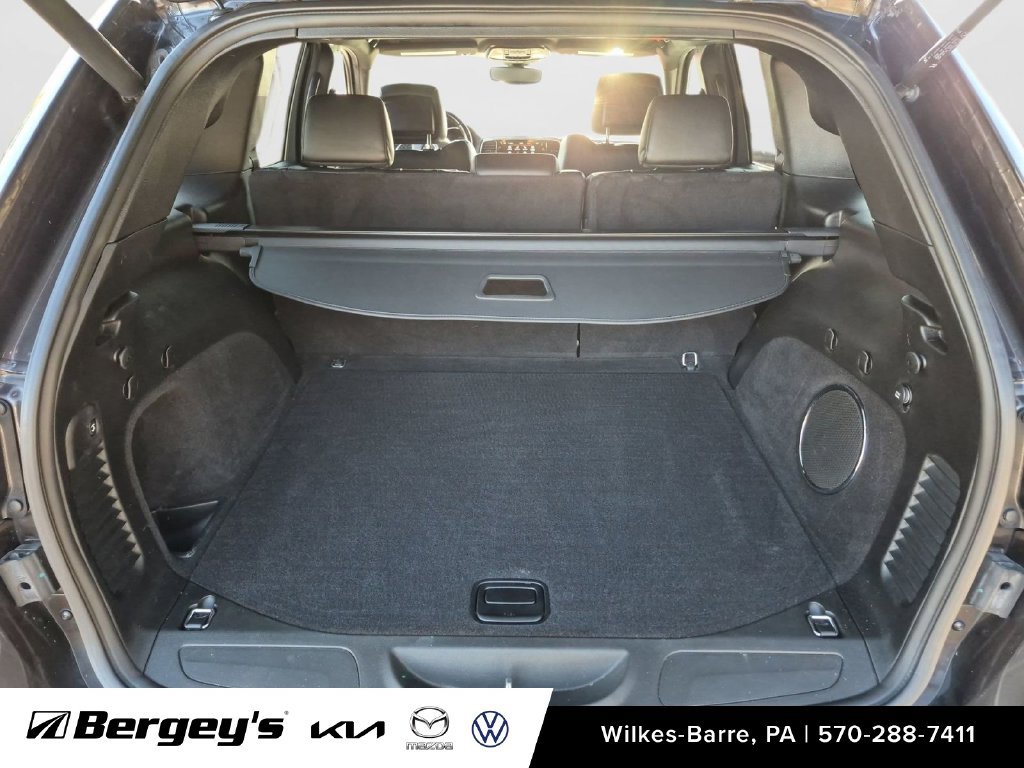 Used 2020 Jeep Grand Cherokee Laredo w/ Security & Convenience Group AWD/4WD image 32