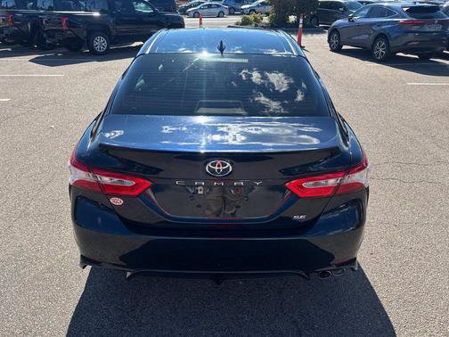 Used 2020 Toyota Camry SE FWD image 6
