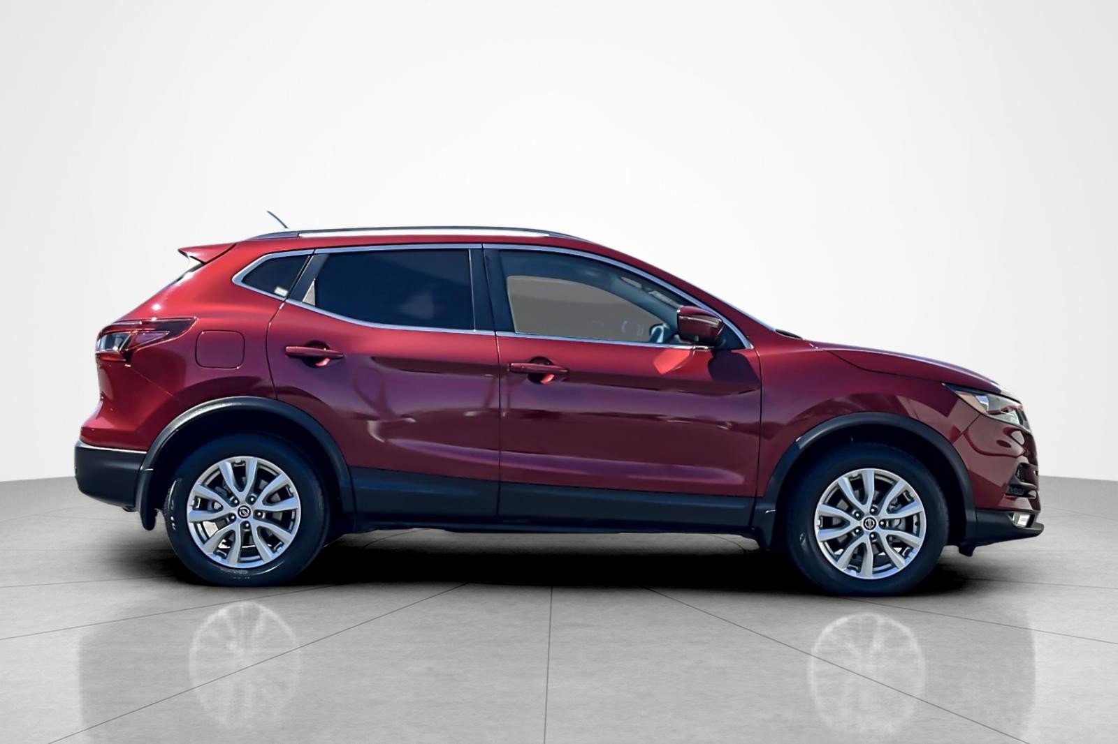 Used 2022 Nissan Rogue Sport SV w/ Technology Package image 6