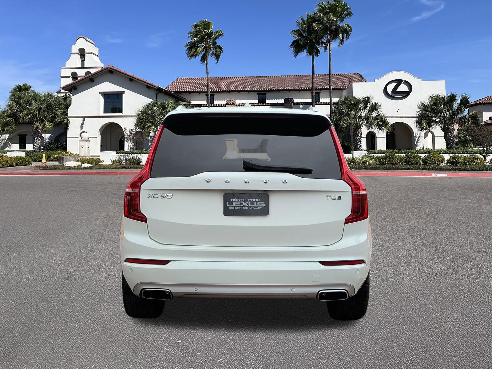 Used 2021 Volvo XC90 T6 Momentum w/ Climate Package AWD/4WD image 3