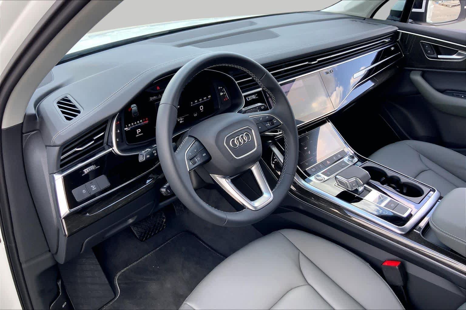 Used 2026 Audi Q7 3.0T Premium w/ Convenience Plus Package AWD/4WD image 17
