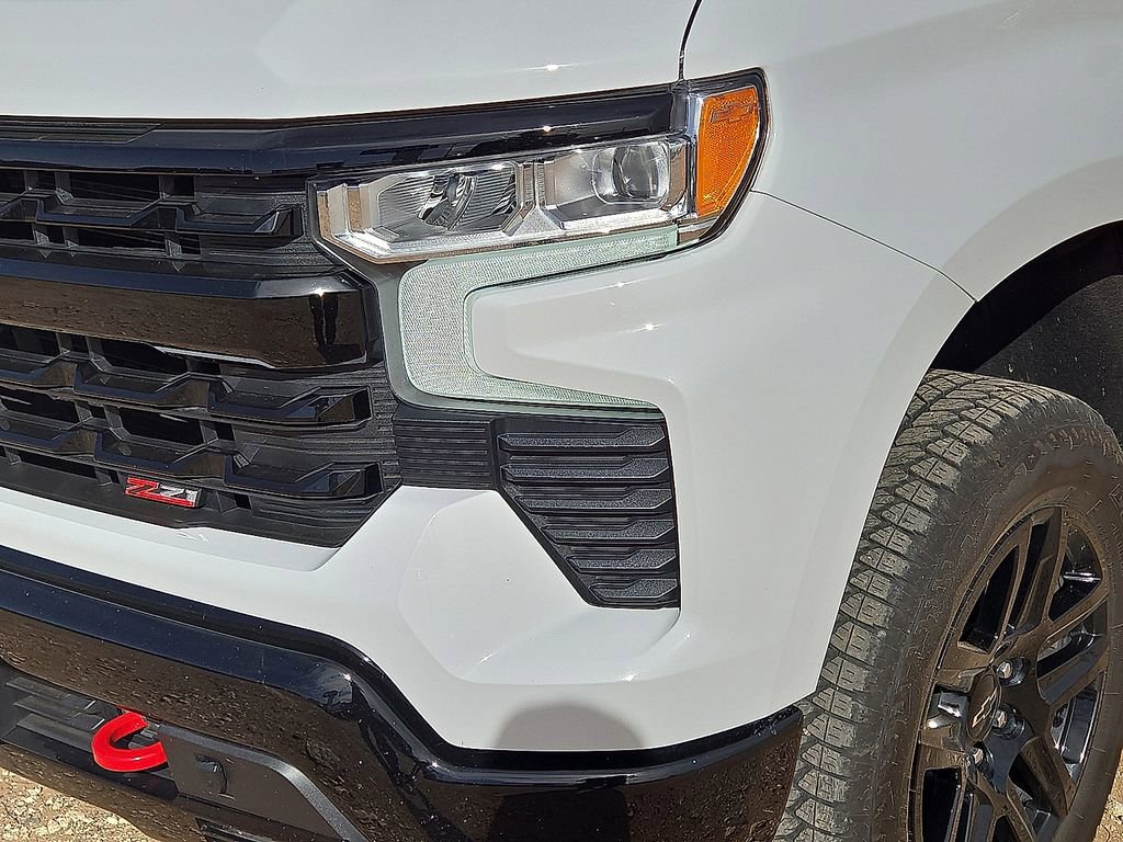 Used 2025 Chevrolet Silverado 1500 LT Trail Boss w/ Convenience Package II image 10