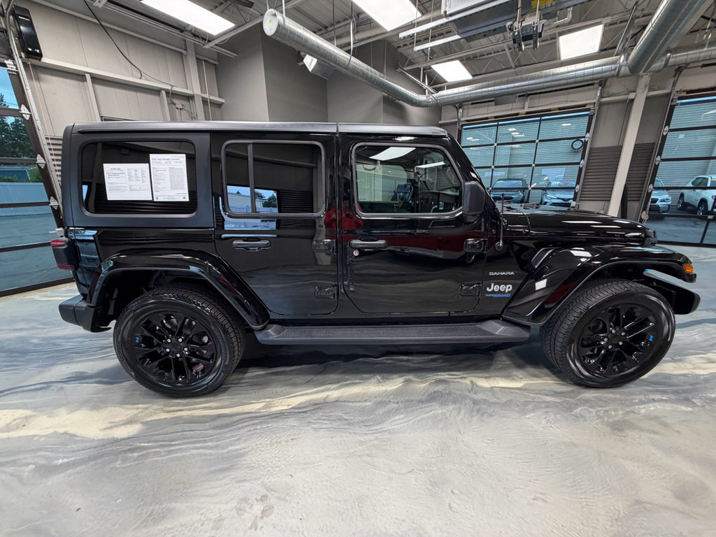 Used 2022 Jeep Wrangler Unlimited Sahara w/ Cold Weather Group AWD/4WD image 29