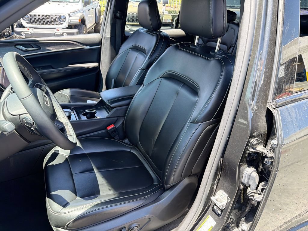 Used 2024 Jeep Grand Cherokee Limited 4xe AWD/4WD image 13