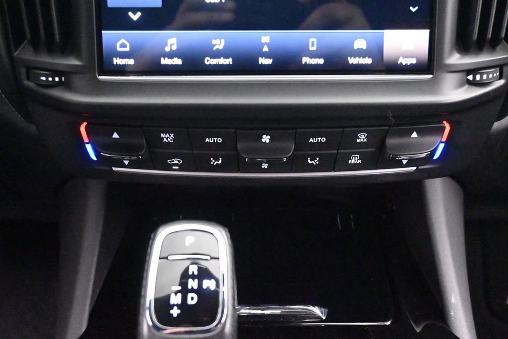 Used 2022 Maserati Levante GT AWD/4WD image 41