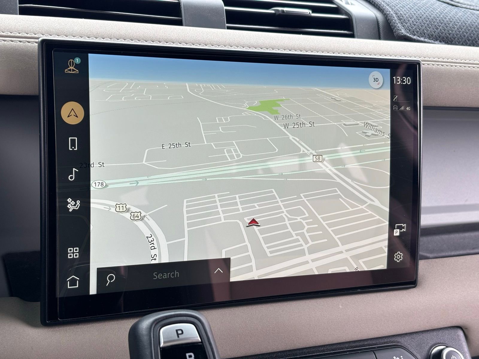 Used 2023 Land Rover Defender 130 X-Dynamic SE image 7