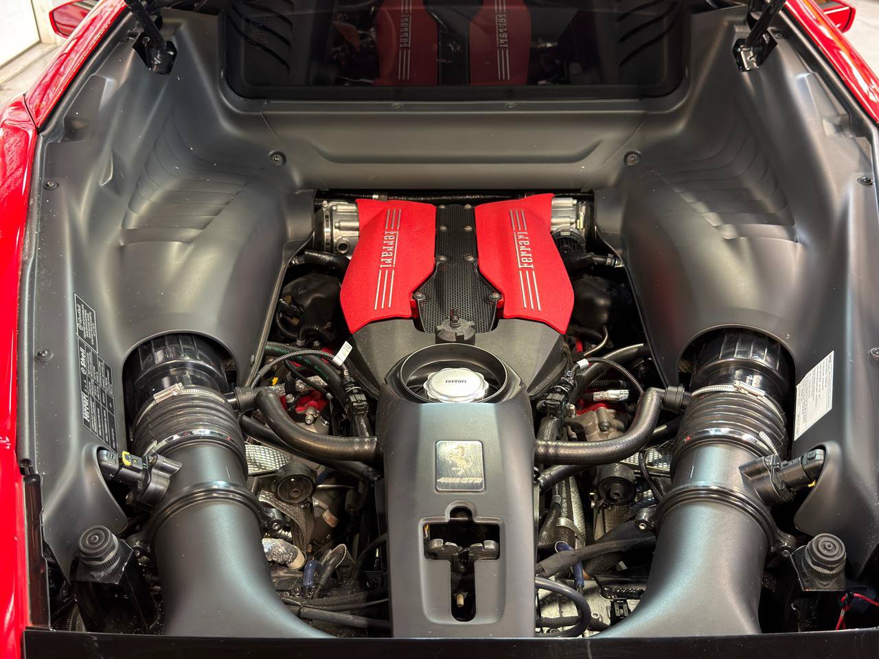 Used 2018 Ferrari 488 GTB RWD image 40