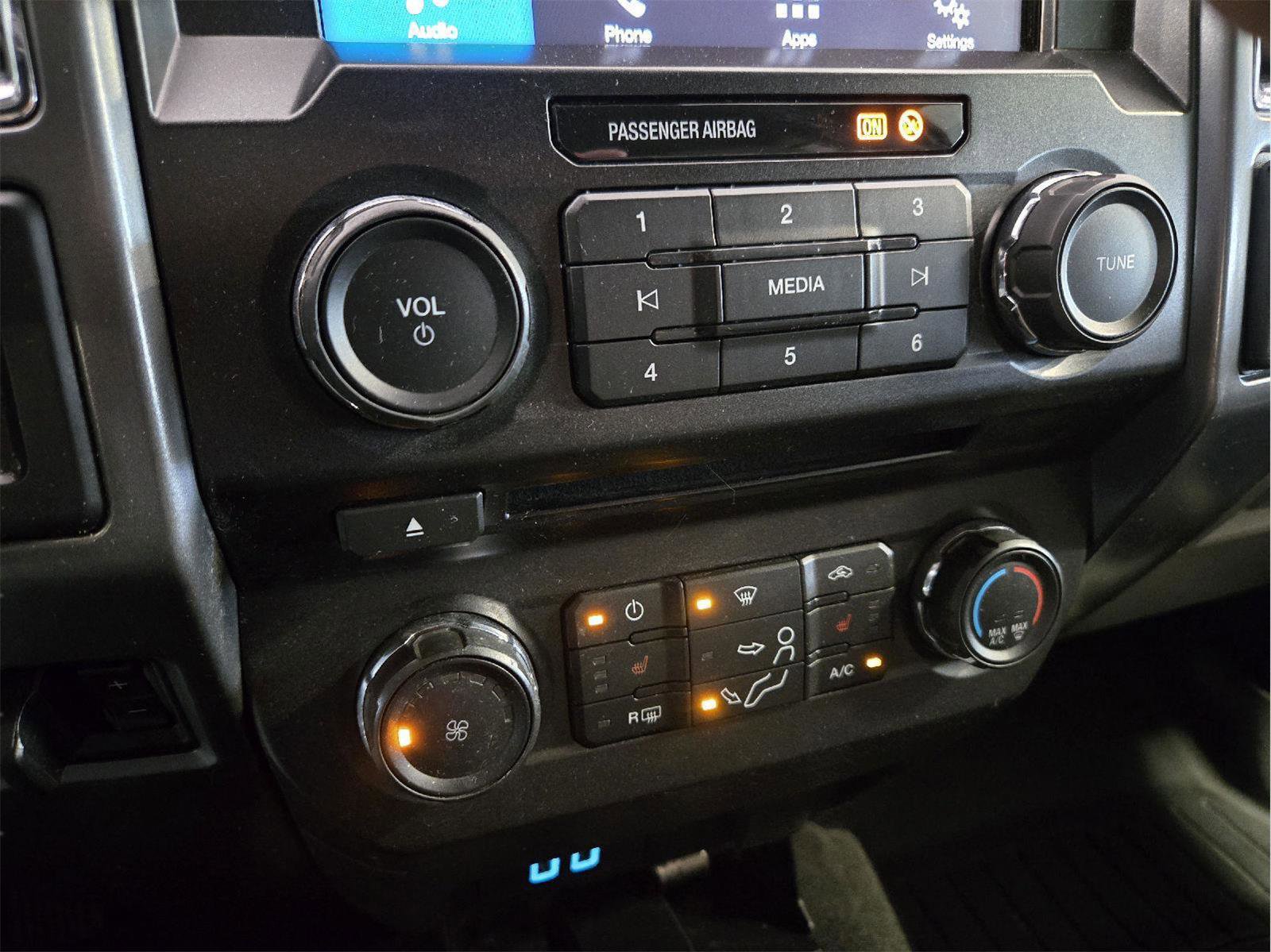 Used 2017 Ford F250 XLT w/ XLT Premium Package image 21