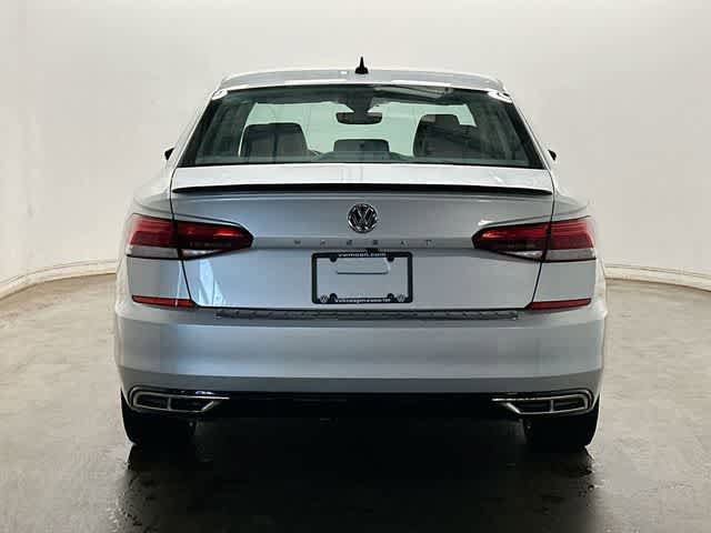 Certified 2020 Volkswagen Passat 2.0T R-Line FWD image 4