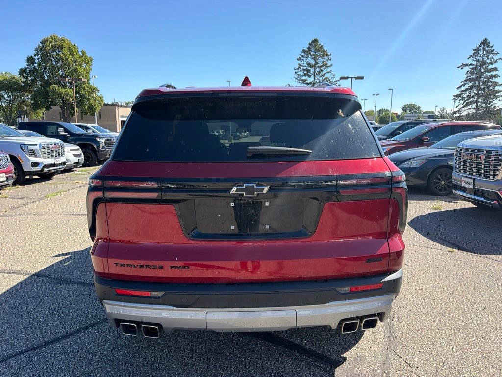 Used 2025 Chevrolet Traverse Z71 w/ LPO, Floor Liner Package AWD/4WD image 6