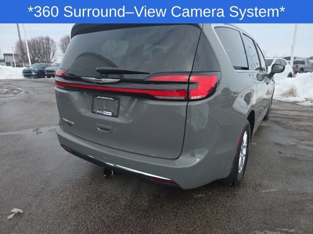 Used 2023 Chrysler Pacifica Touring-L image 20