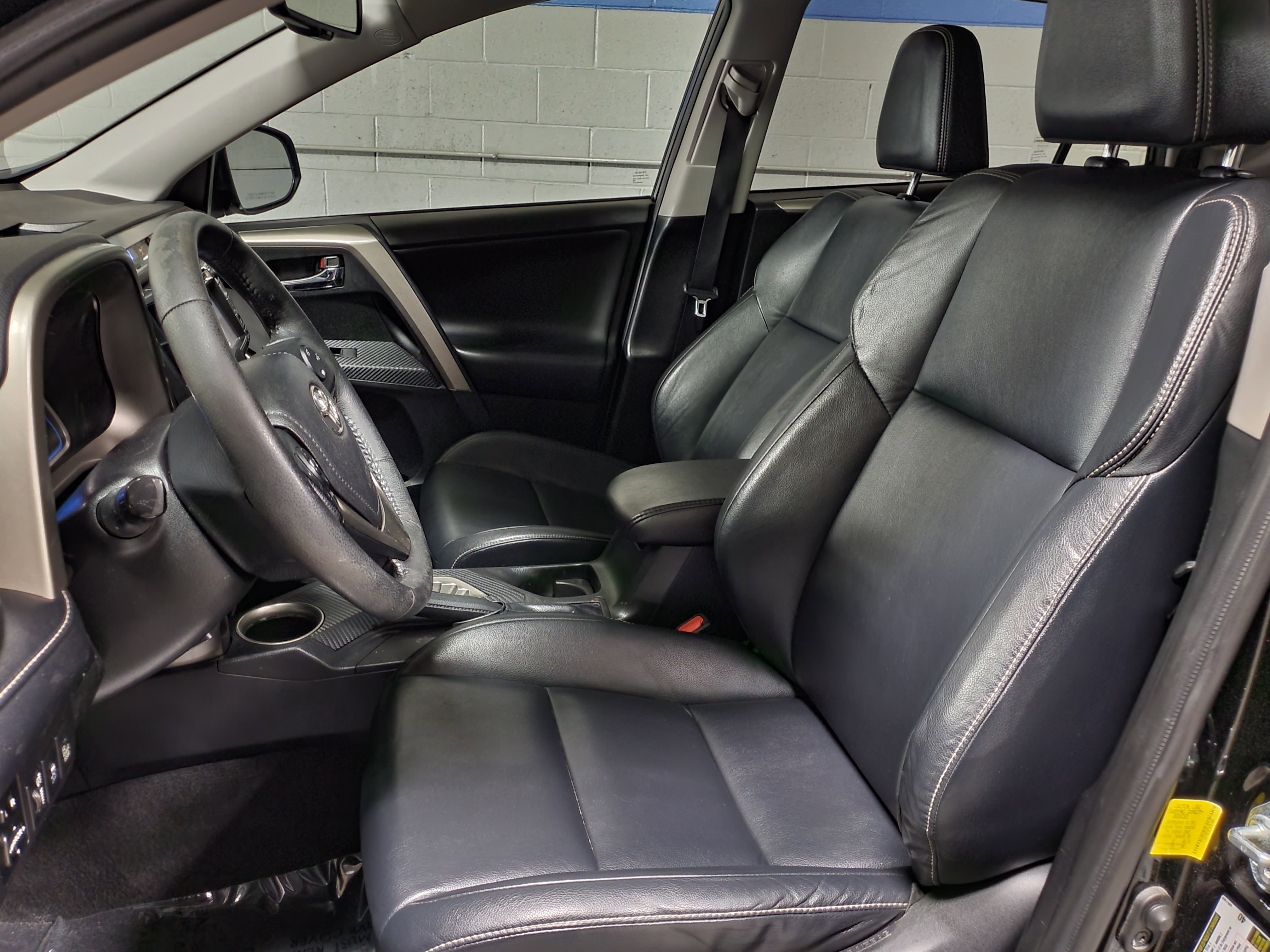 Used 2015 Toyota RAV4 Limited w/ Technology Package AWD/4WD image 17