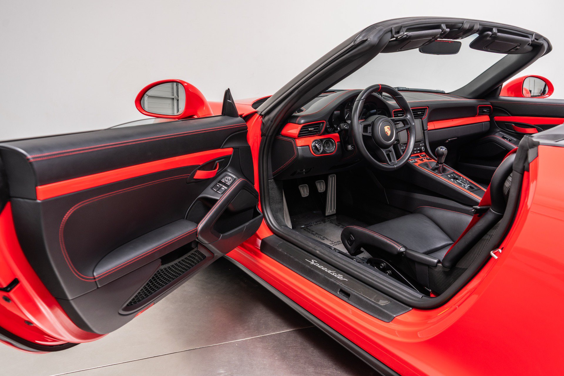 Used 2019 Porsche 911 Speedster RWD image 22