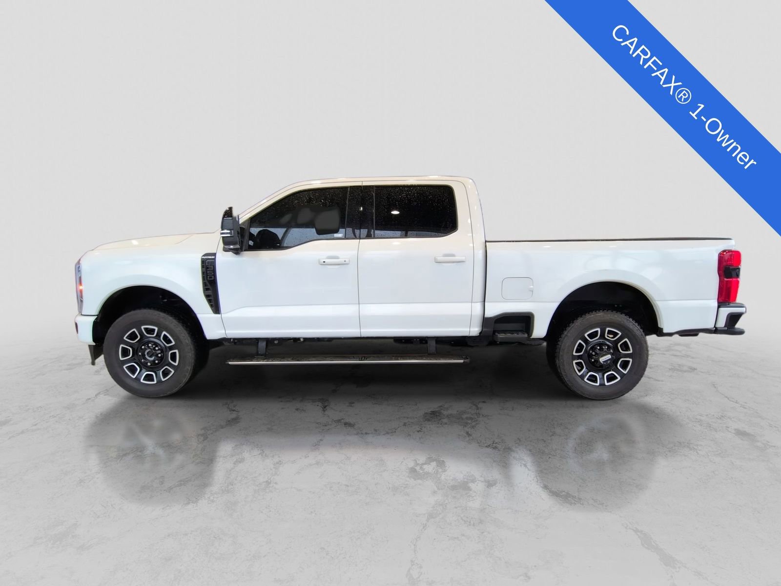 Used 2025 Ford F350 Platinum w/ FX4 Off-Road Package image 3