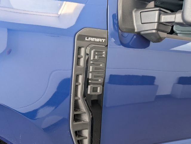 Used 2026 Ford F250 Lariat w/ Black Appearance Package image 5