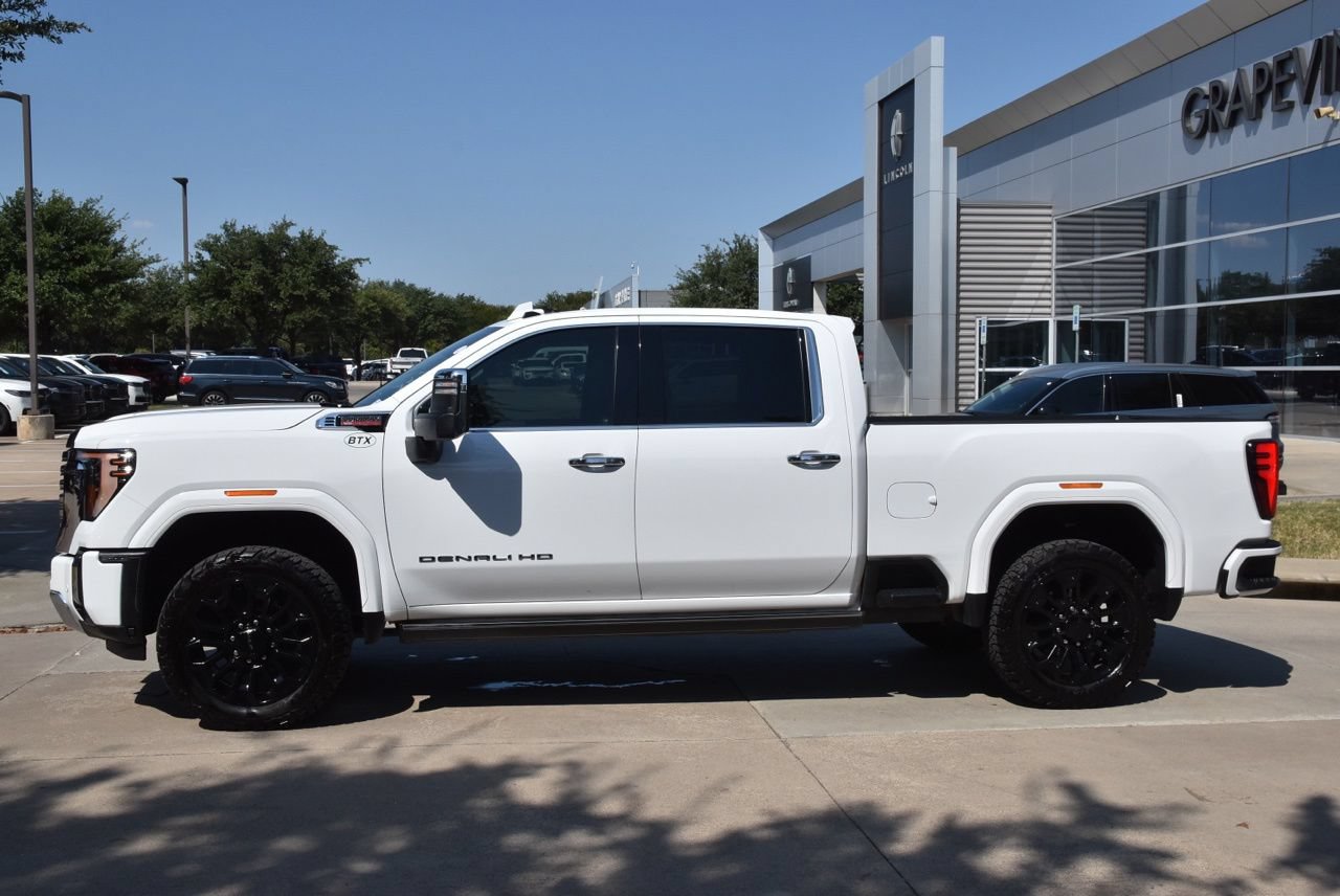 Used 2024 GMC Sierra 2500 Denali w/ Denali Reserve Package AWD/4WD image 12