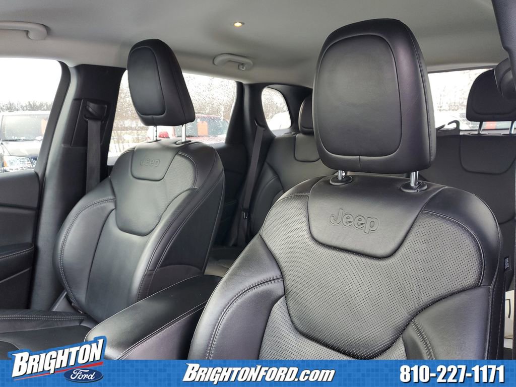 Used 2021 Jeep Cherokee Latitude Lux w/ Comfort/Convenience Group image 11