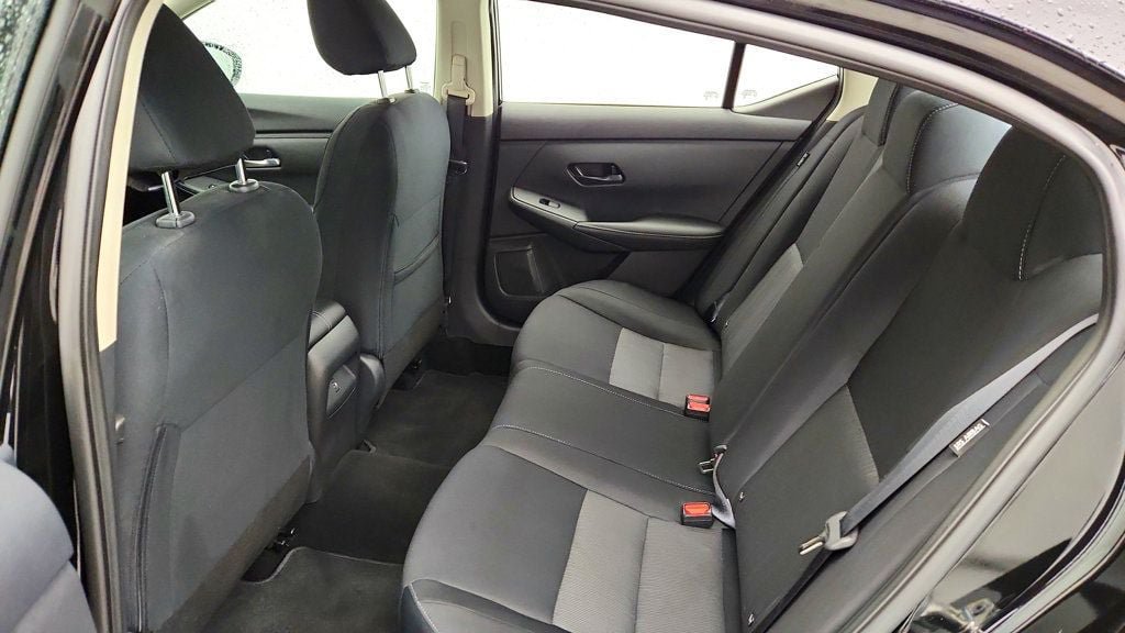 Used 2024 Nissan Sentra SV FWD image 18